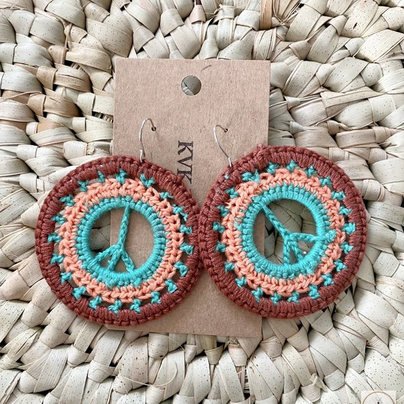 Peace Sign Crochet Earrings, Boho Earrings, Hippie Earrings, 70's Earrings - Picture 4 of 6